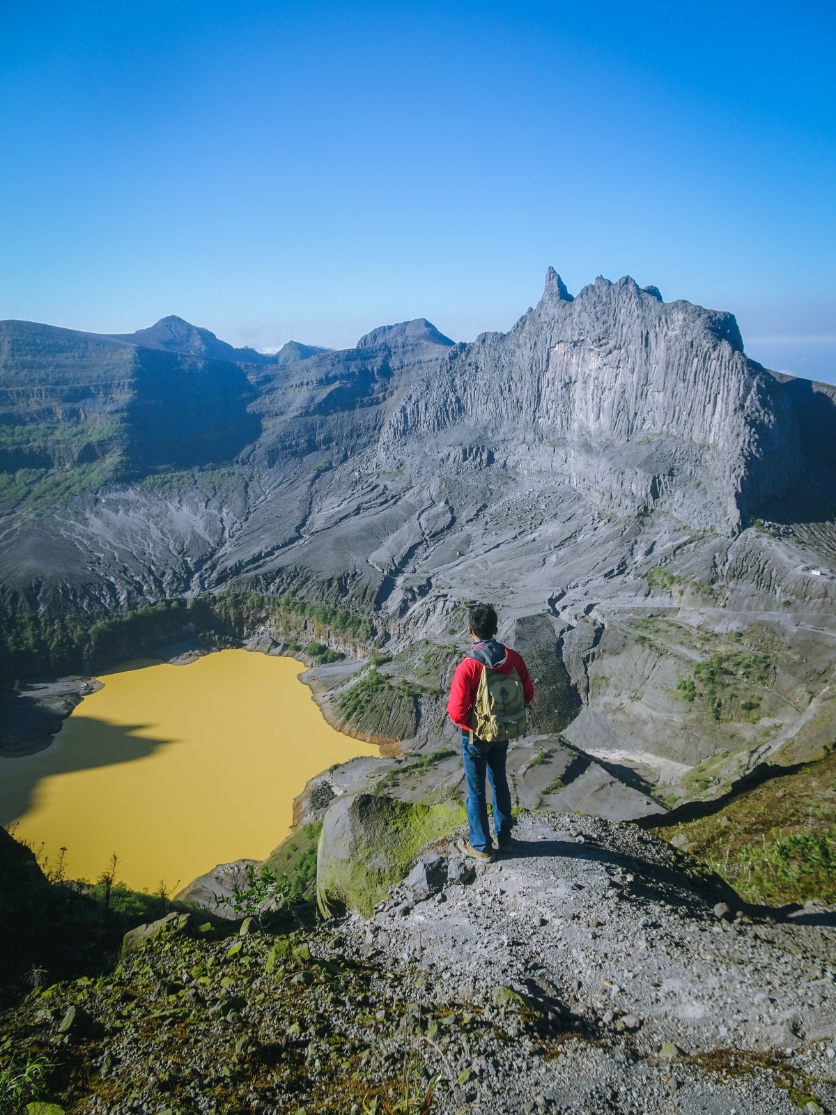 Memperingati kemerdekaan di puncak terlarang gunung&nbsp;Kelud